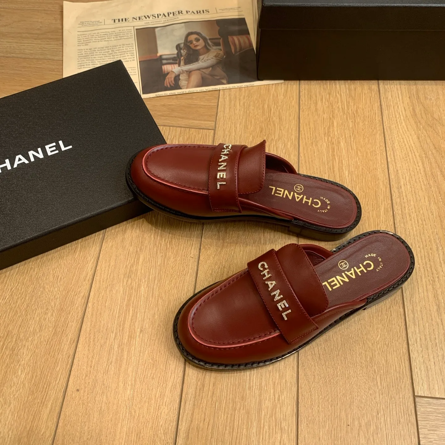 👟👟Ex-factory price 600👟👟 🍀2025 spring and summer new Chanel Chanel small diamond buckle monogram Loaf lazy half-slippers, which can be worn all year round. No matter when you wear them, they are very high-end and durable. You can attract attention when shopping on the street! Easily travel between commuting and leisure occasions, becoming a carefree fashionable and elegant woman ~ Upper: cowhide/butter Lining: lambskin Sole: Italian genuine leather outsole Size: 35-39 (40/41 customized, non-refundable and non-exchangeable